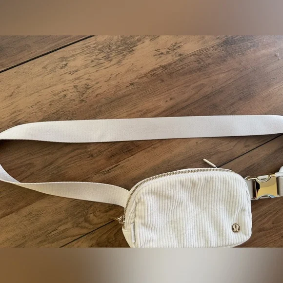 Lululemon White Belt Bag - Picture 4 of 7